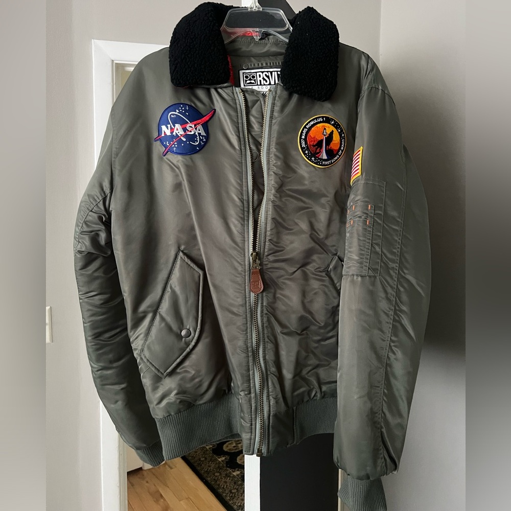 Roosevelts Bomber Jacket with removable collar.